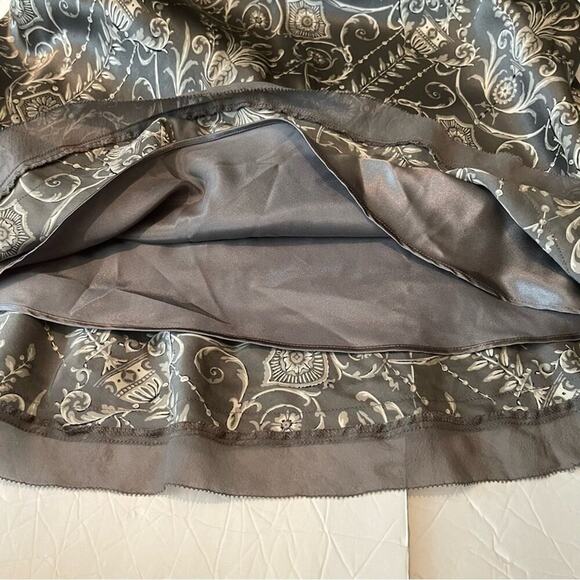White House Black Market Gray Cream Paisley Pure Silk Beaded Skirt NWOT Size 4 - Picture 8 of 11